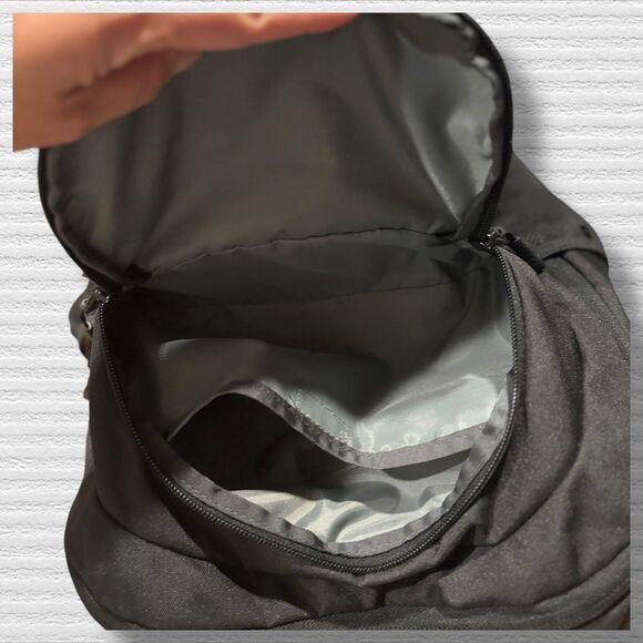 The North Face Pivoter Backpack Black FlexVent Laptop School Book Bag - Picture 7 of 8